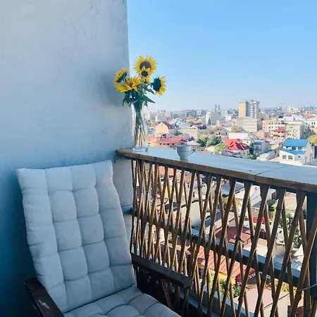 Comfortable With View Of Bukurešť